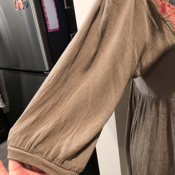 Umgee USA Small Olive Green Peplum Blouse  Embroidered, buttons, Dolman Sleeves - Picture 4 of 7